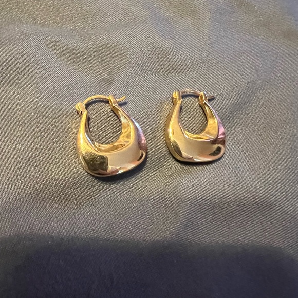 Gold plated hoops - Picture 2 of 4